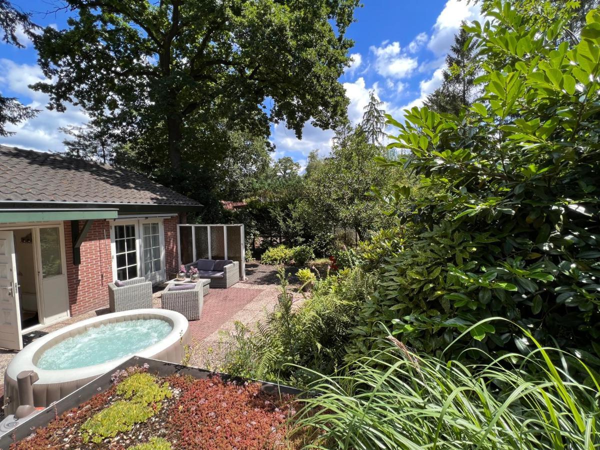 Апартаменты Free Standing Vacation House Garden, Private Jacuzzi, Veluwe Woods Вортхёйзен Экстерьер фото